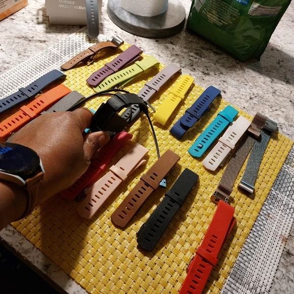 Charge2 Fitbit Watch & several Bands - Picture 4 of 4